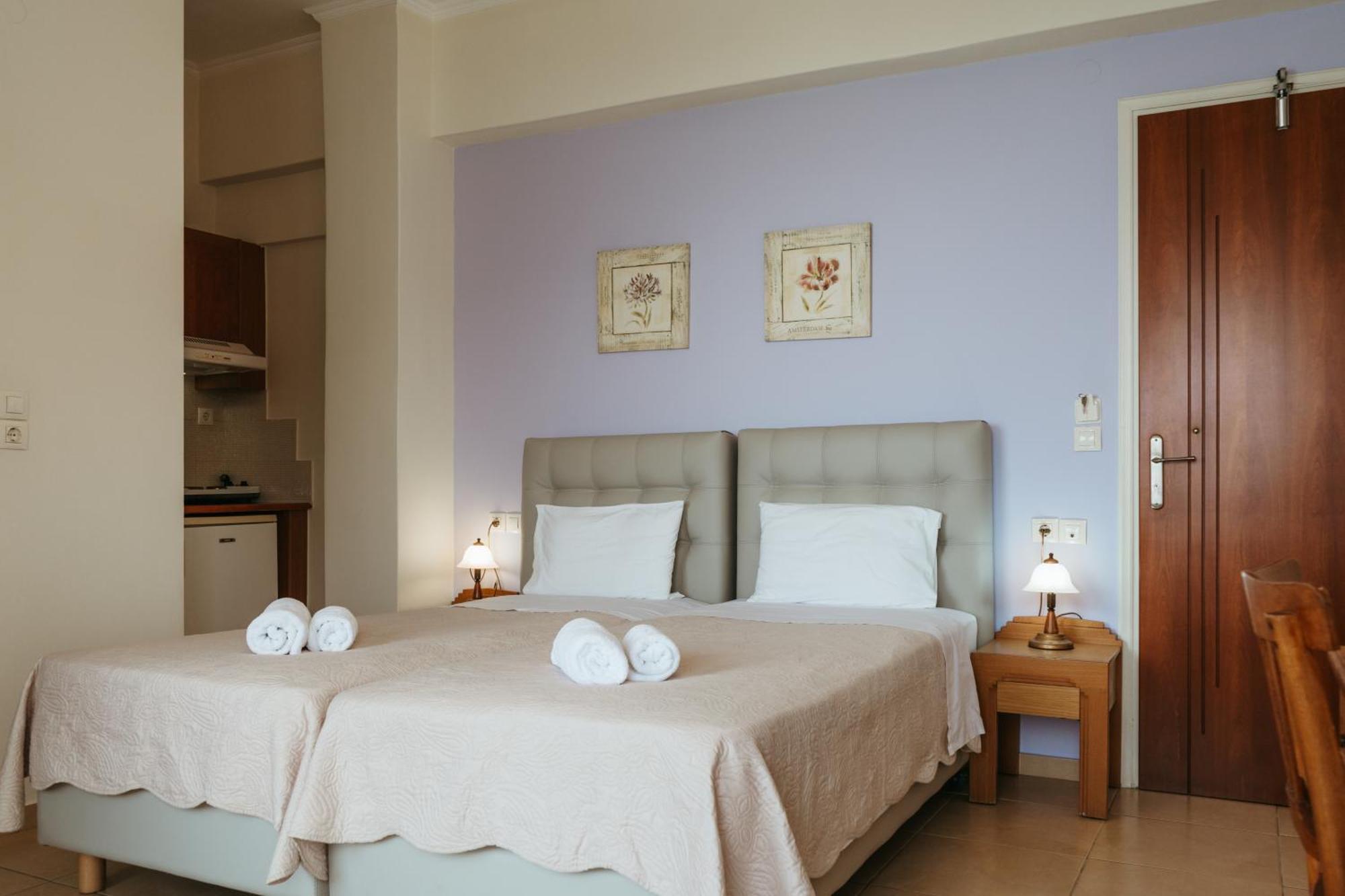 Hotel Livikon Плакиас Екстериор снимка