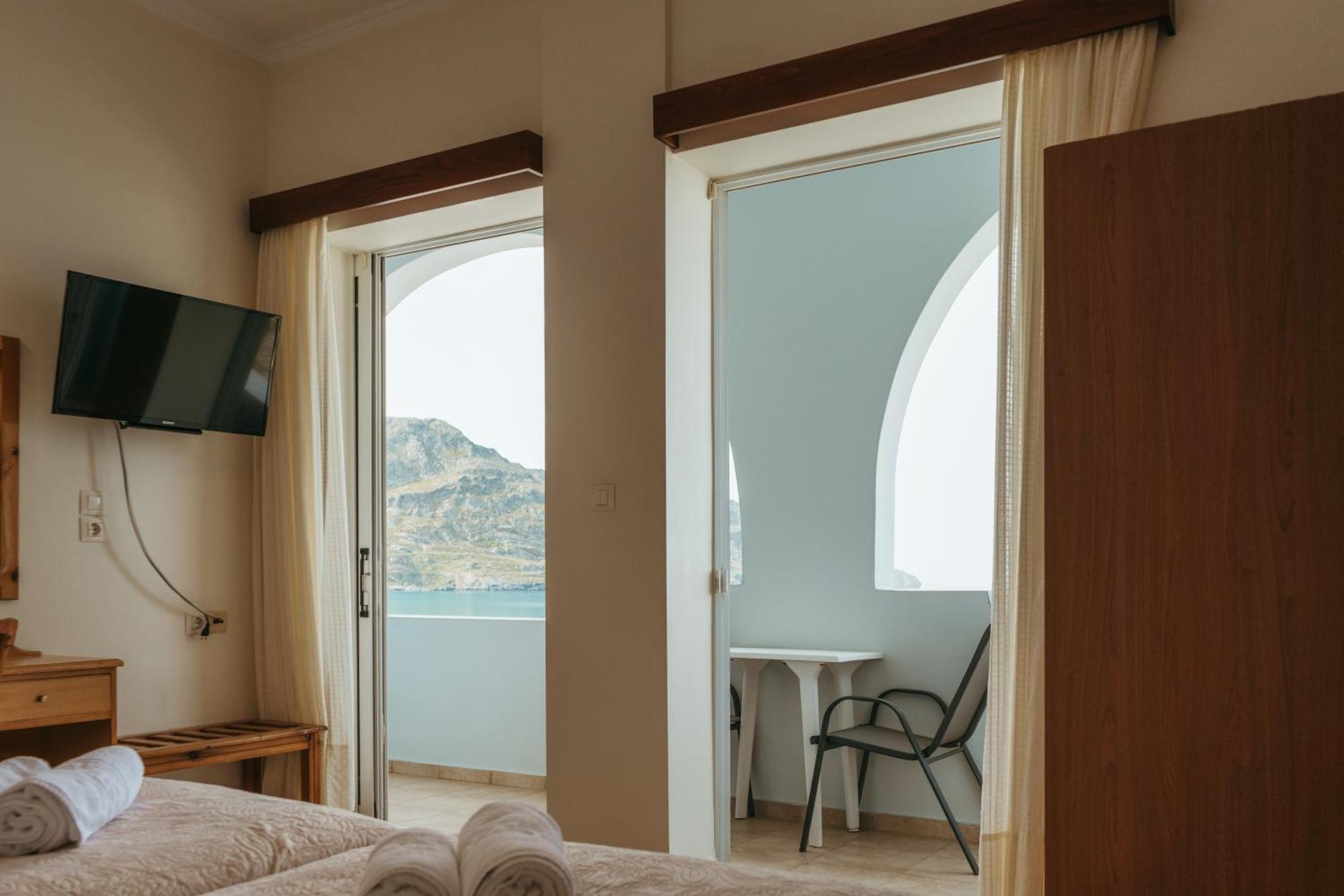 Hotel Livikon Плакиас Екстериор снимка