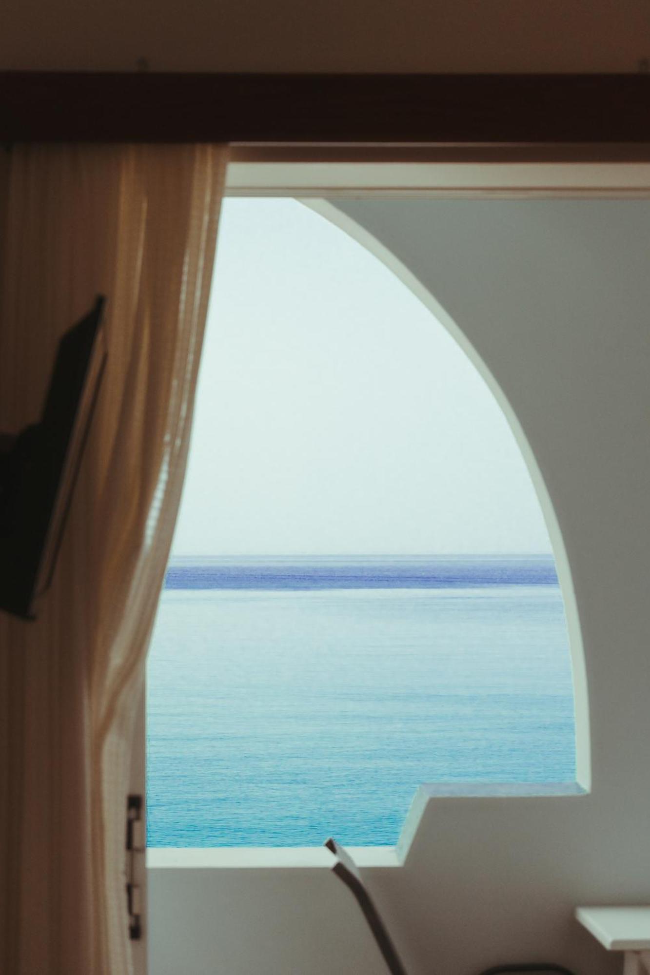 Hotel Livikon Плакиас Екстериор снимка